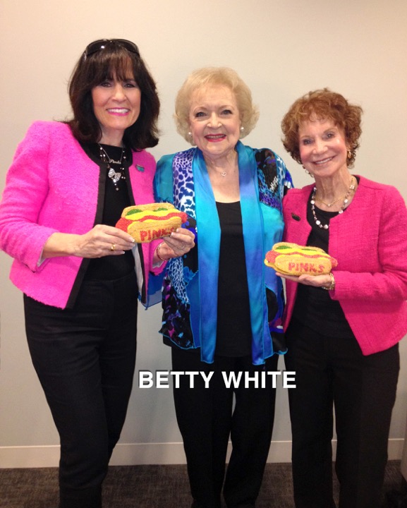 Betty White with Gloria and Beverly Pink at Pink's Hot Dogs
