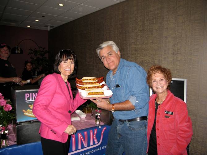 Jay Leno with Gloria and Beverly Pink at Pink's Hot Dogs