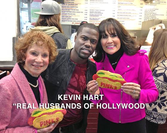 Kevin Hart with Gloria and Beverly Pink at Pink's Hot Dogs