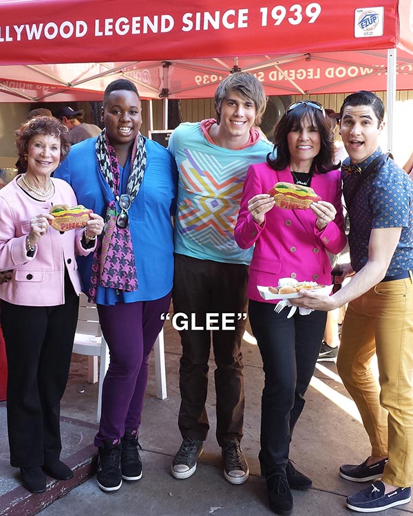 Glee TV actors with Gloria and Beverly Pink